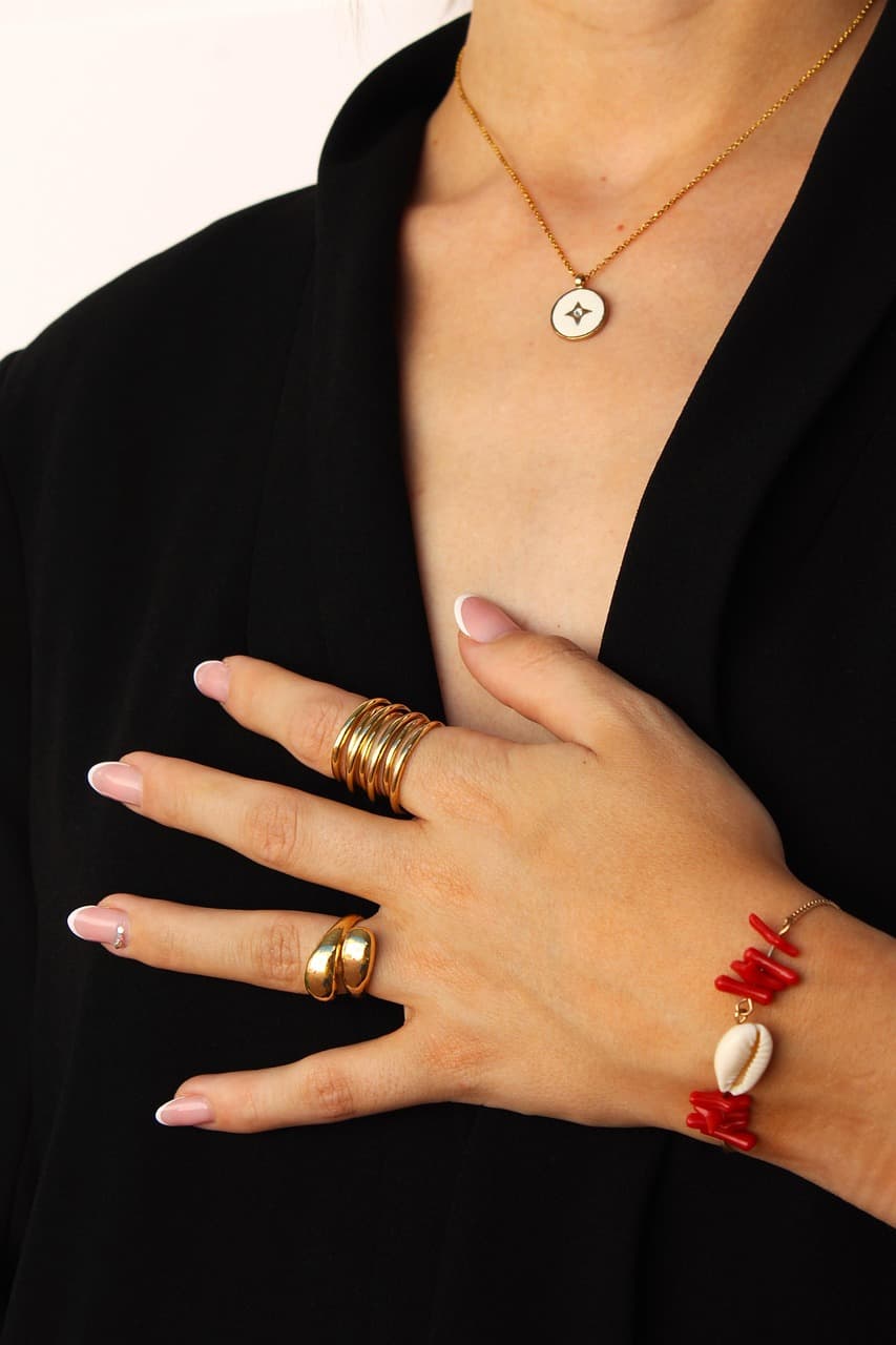 중장년층 피부에 생기는 쥐젖, 자꾸 늘어나는 이유와 안전하게 없애는 방법