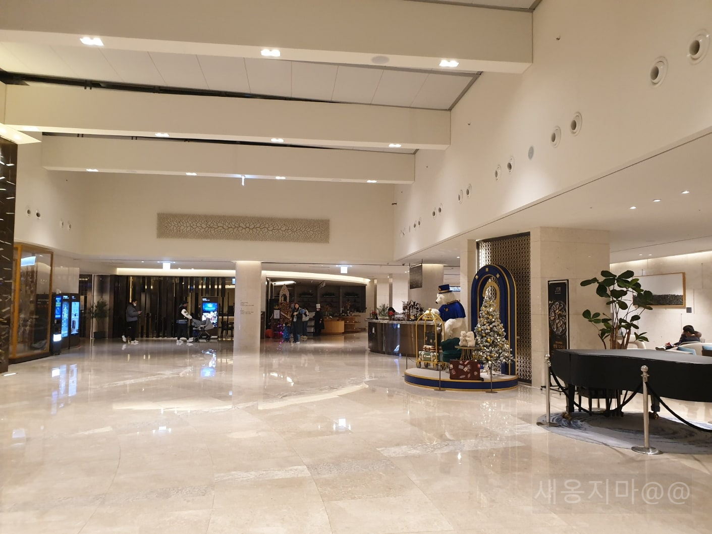 랜딩관-로비