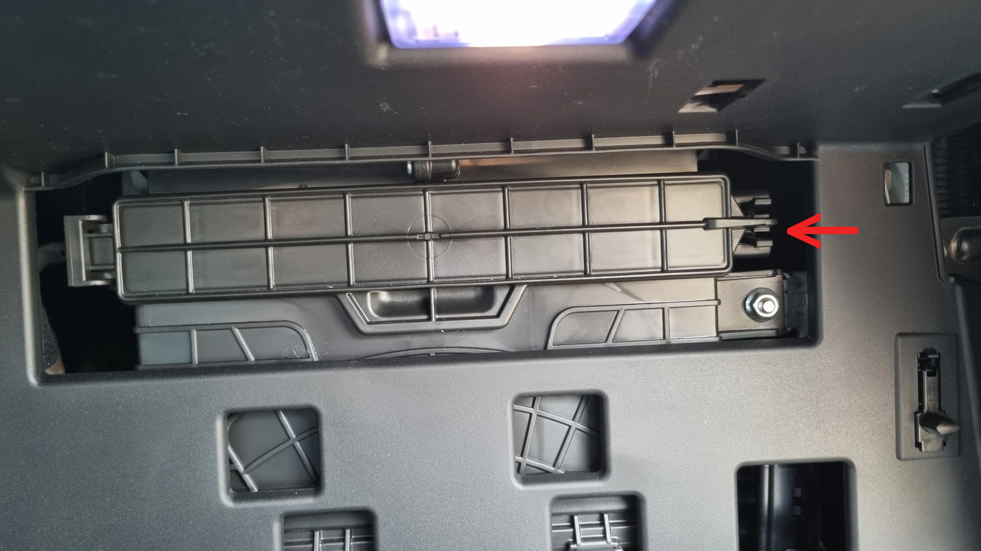 에어컨필터 커버 빼는 방향