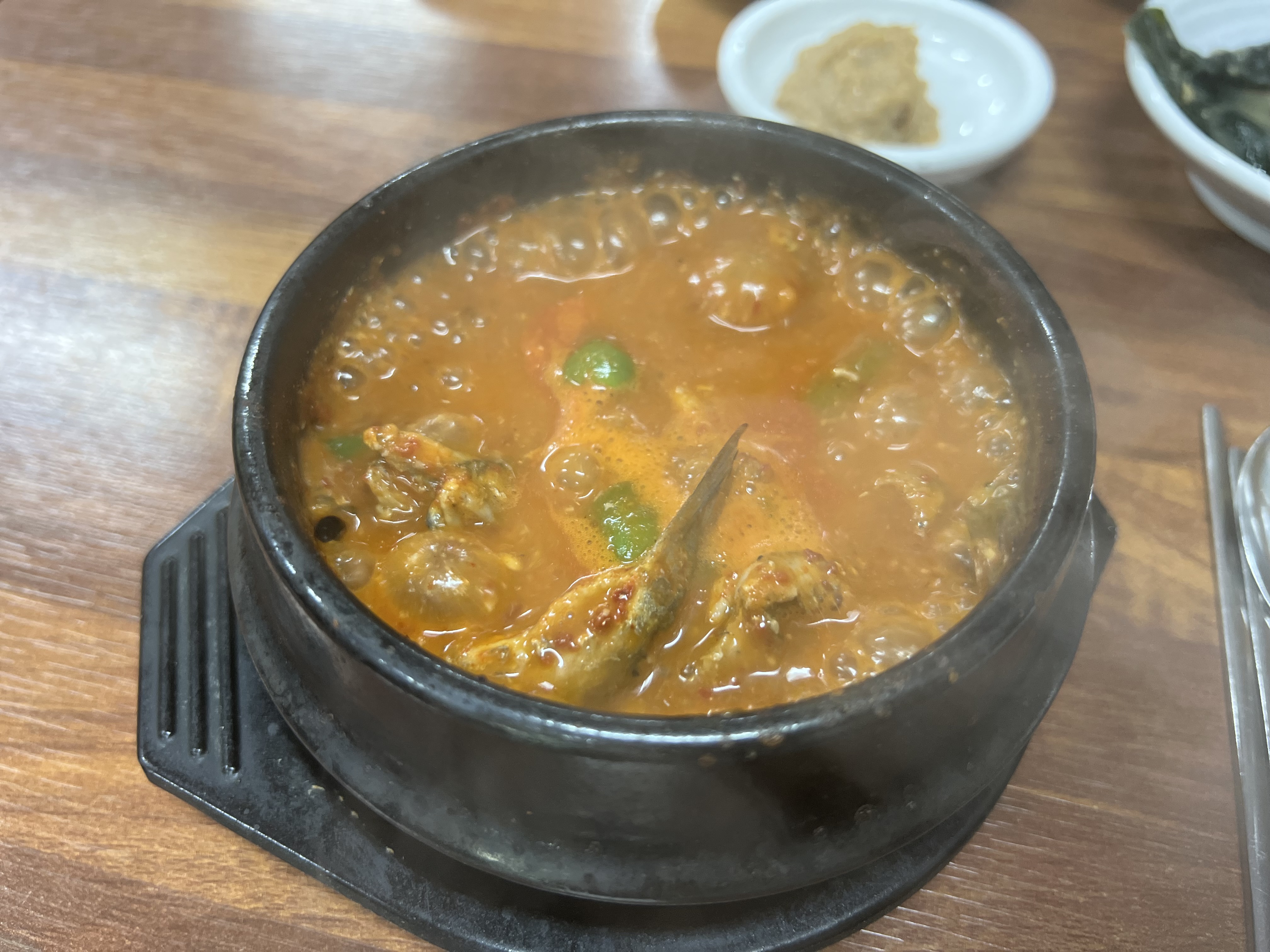 남포동-중앙동-맛집-통영멸치쌈밥-국물