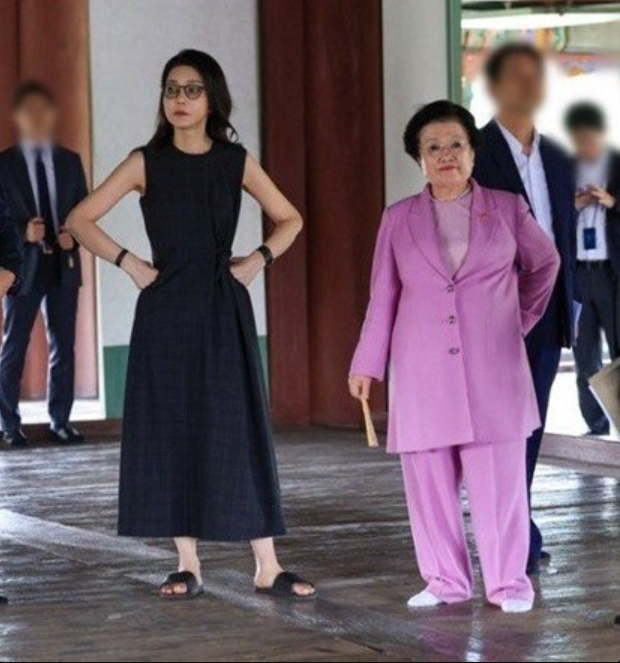 유정화 김건희 경복궁 사진