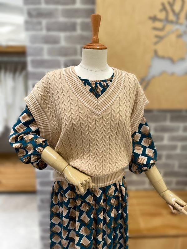 레코브 대전 미니꽈배기 니트베스트 LC61CYKV509X