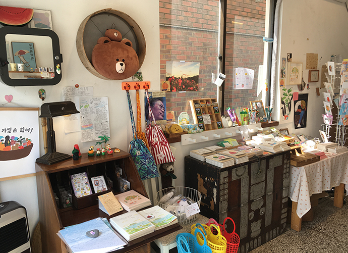 여름-문구사-내부1