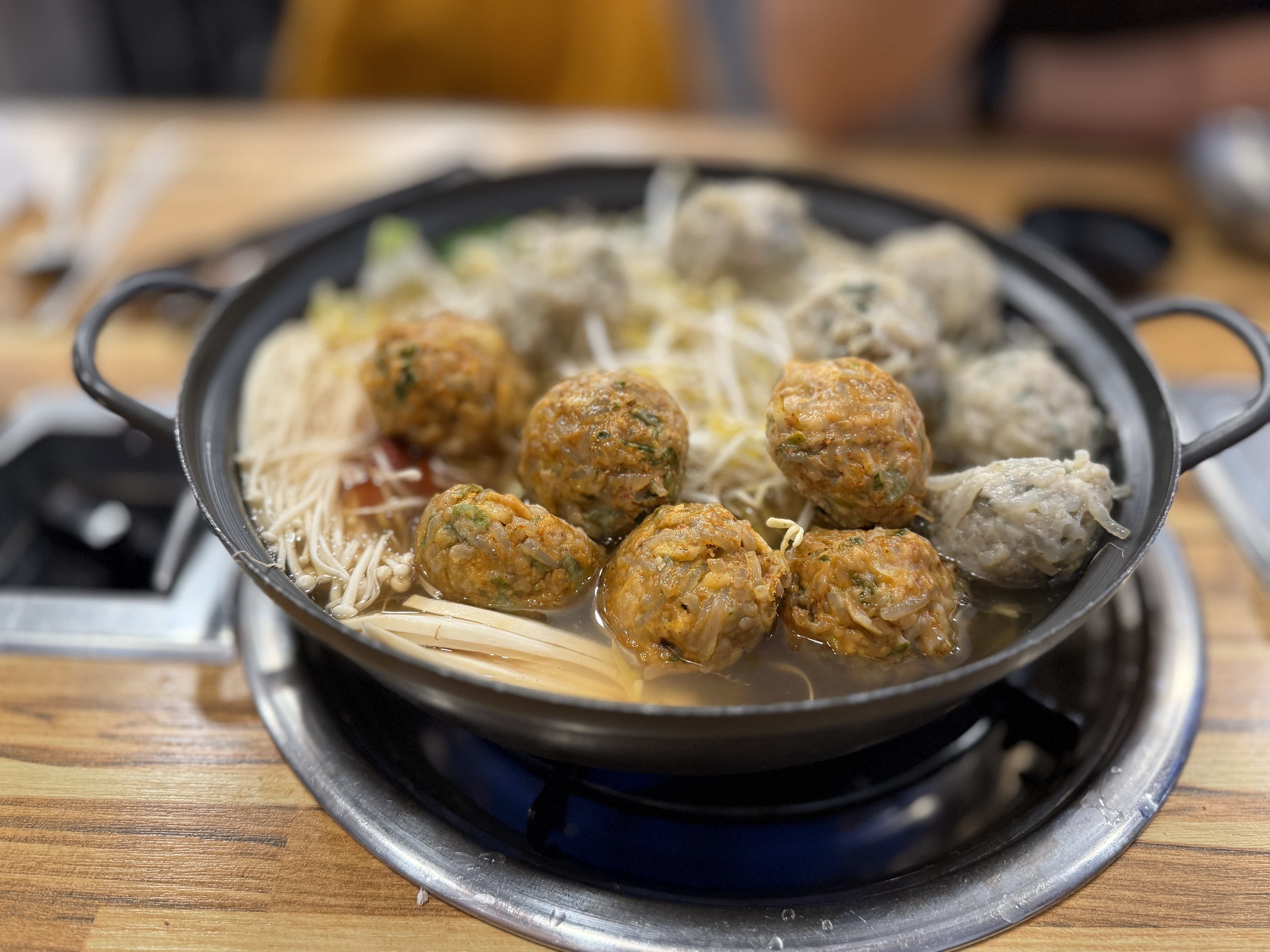 서울 교대 만두전골 맛집 천진교자 시그니처 메뉴