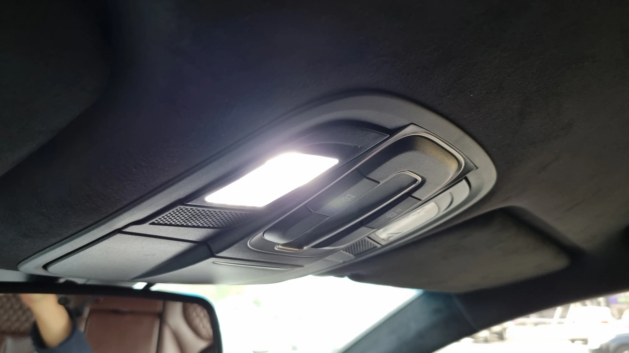 맵등 LED 램프 교체 완료 모습