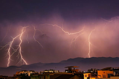 번개 치는 하늘