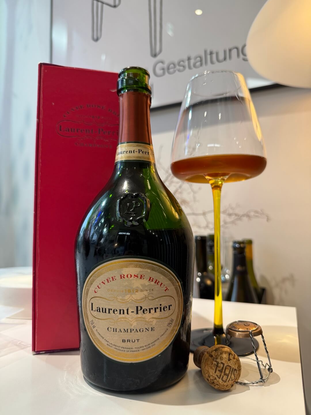 로랑 페리에 뀌베 로제 브뤼 샴페인｜Laurent-Perrier Cuvée Rosé Brut Champagne, Champagne, France