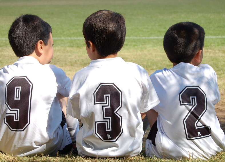 키 크기 위해 운동하는 아이들