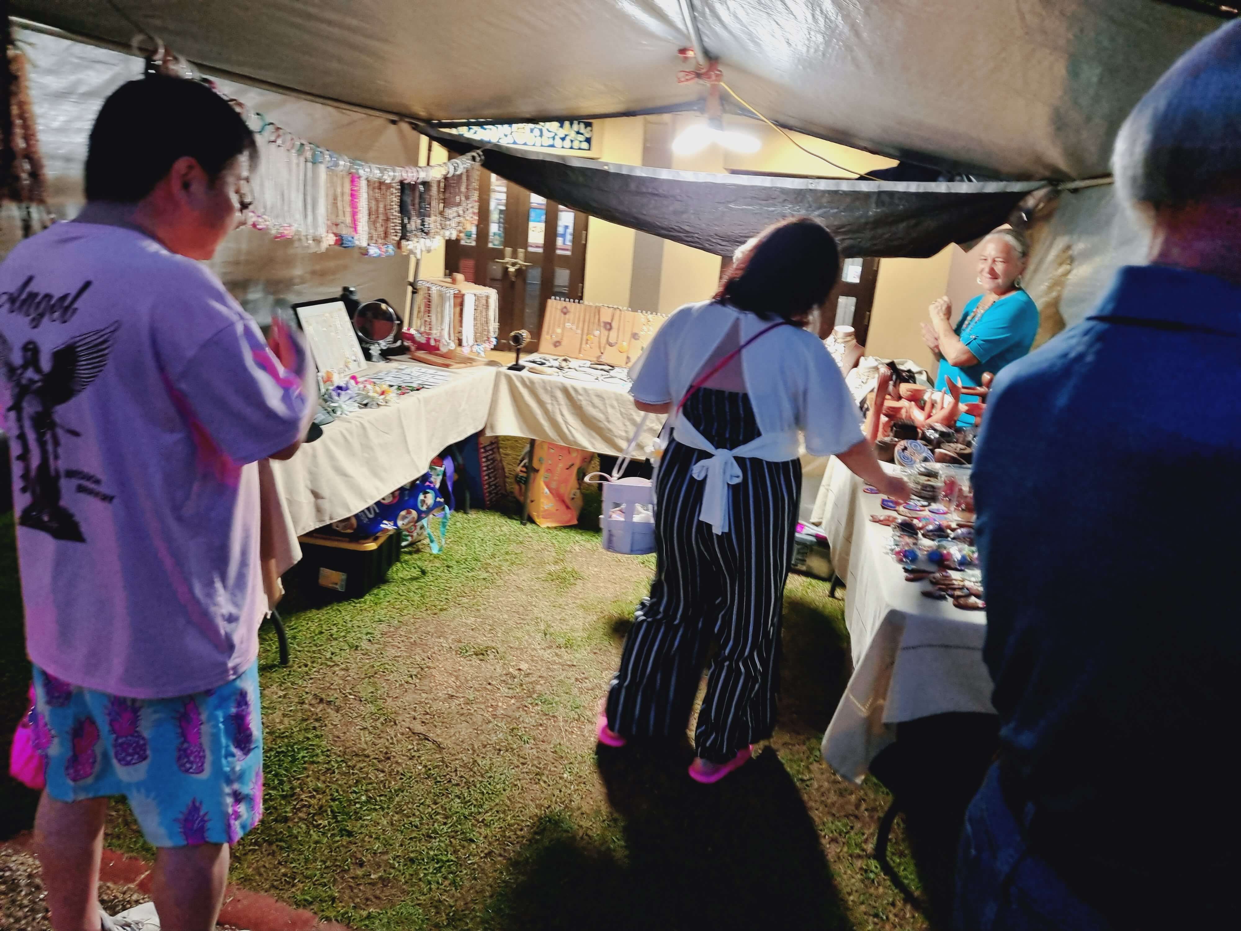 괌투어 매주 수요일 괌에서 열리는 차모로야시장 CHAMORRO