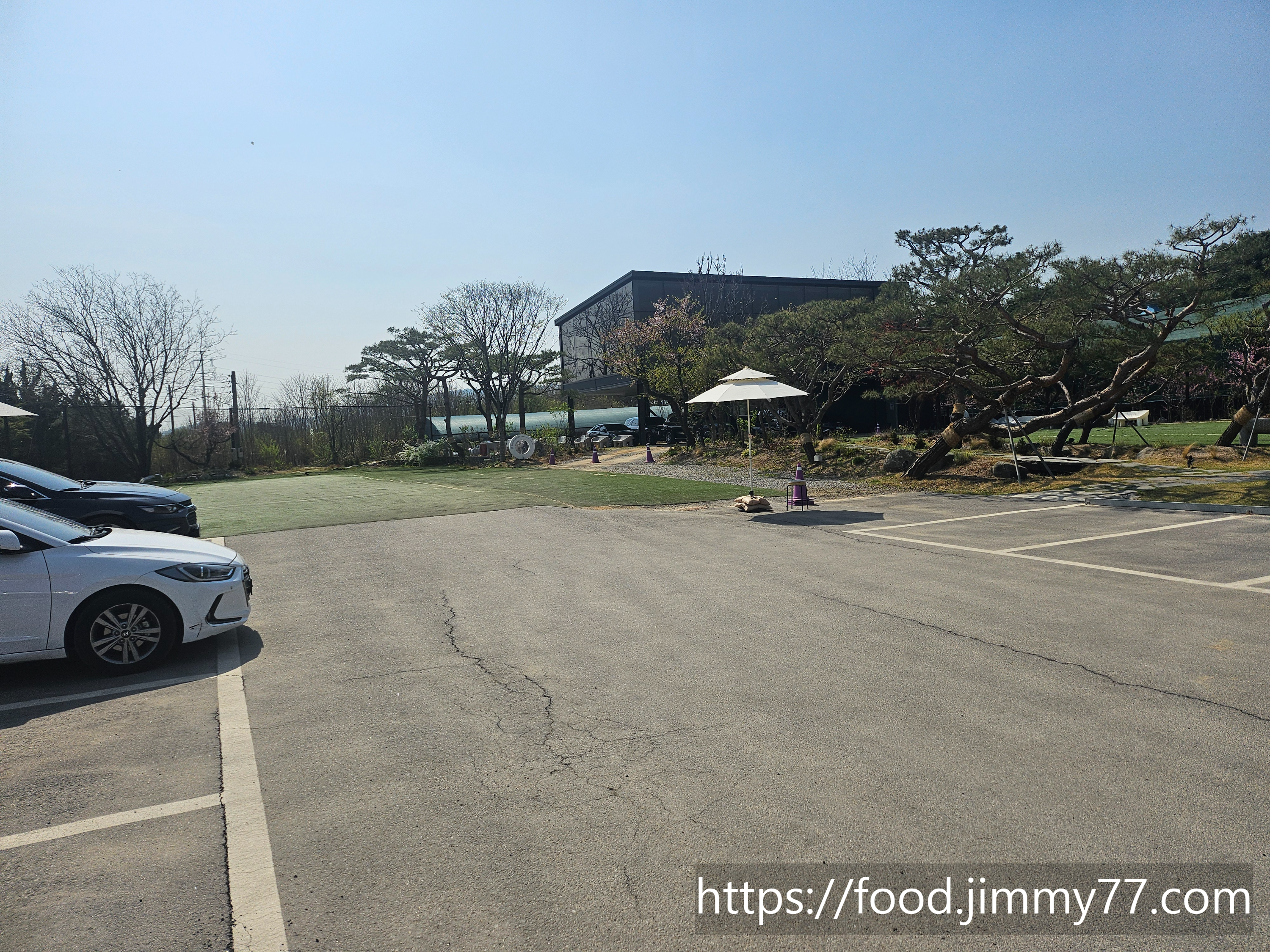 지호 한방삼계탕 주차장