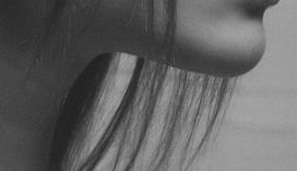 턱 밑 몽우리