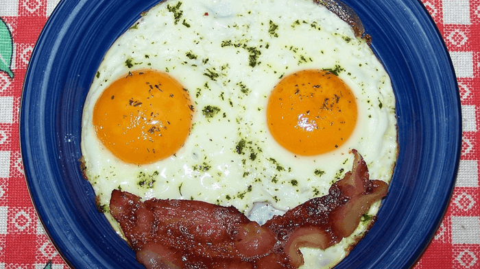 달걀과 베이컨 요리
