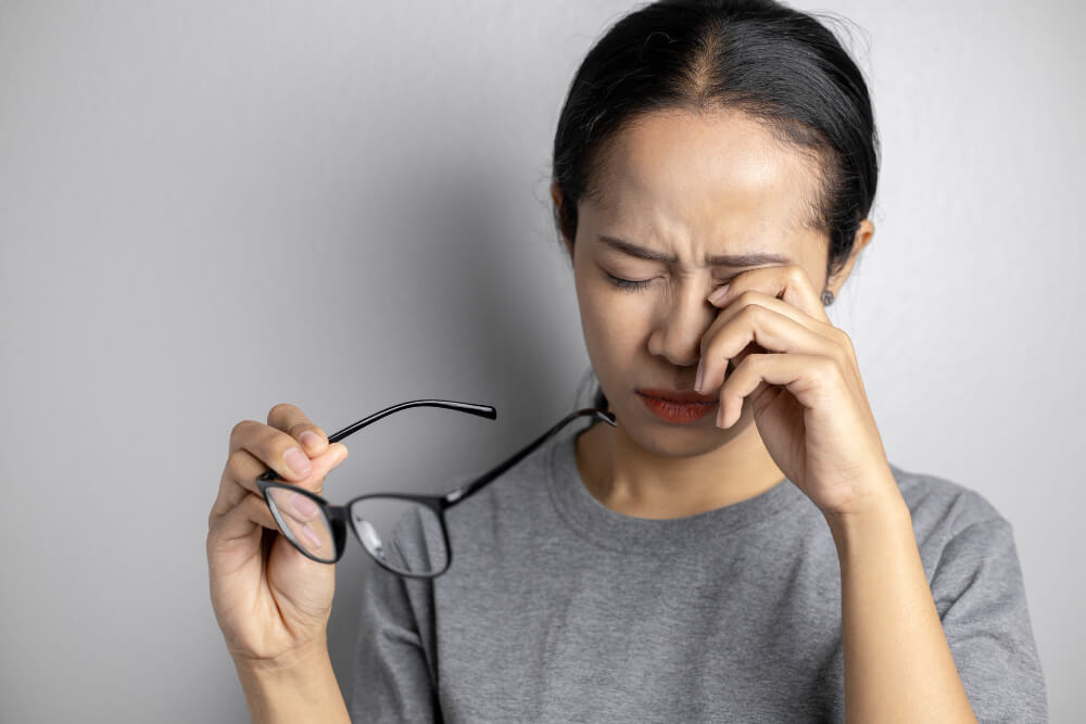 눈밑이 떨리는 증상 및 이유