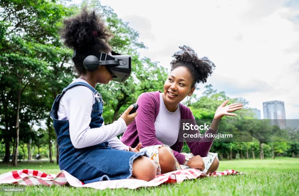 증강현실(AR)과 가상현실(VR)을 활용한 몰입형 학습