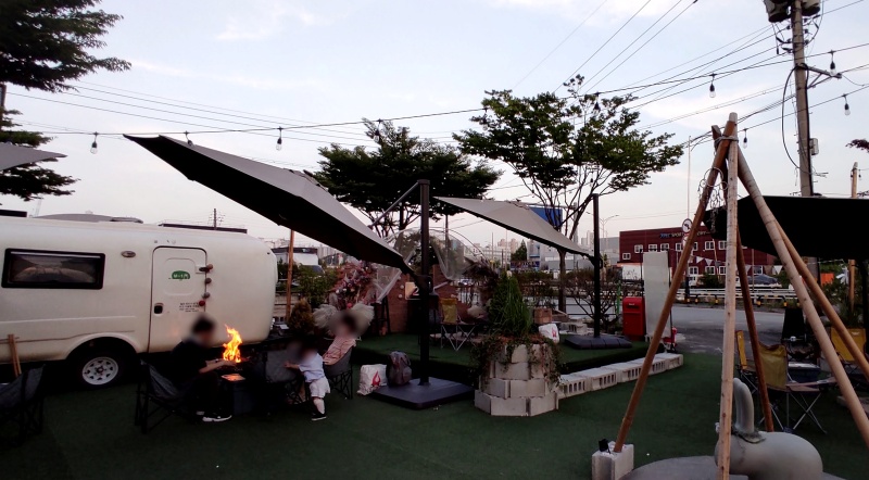 불멍하고 있는 가족들 사진