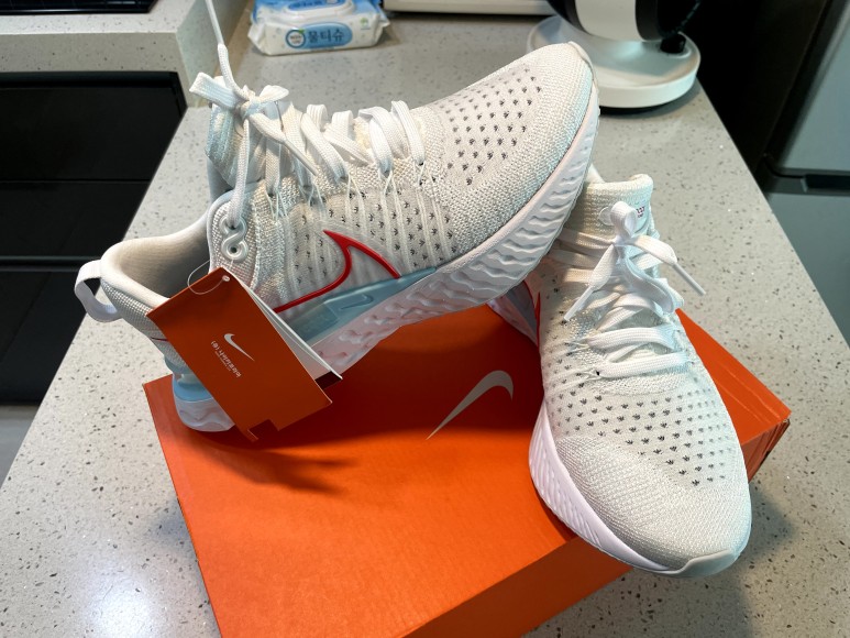 나이키 리액트 인피니티 런 플라이니트2 본품 3