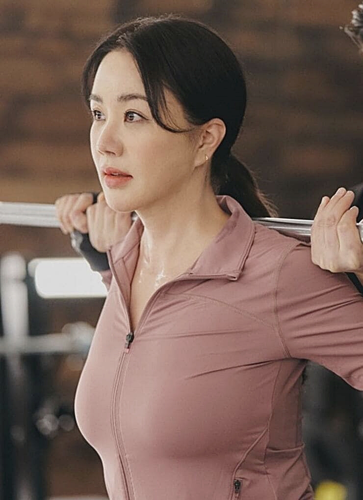 가수-겸-배우-엄정화