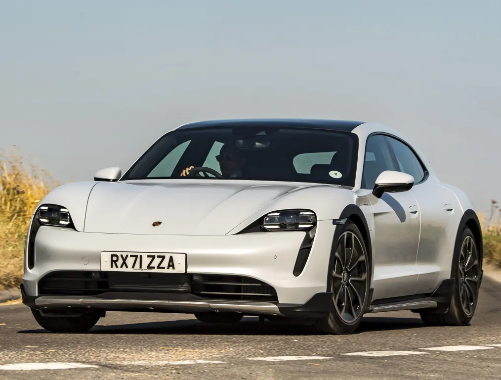 포르쉐 전기차.