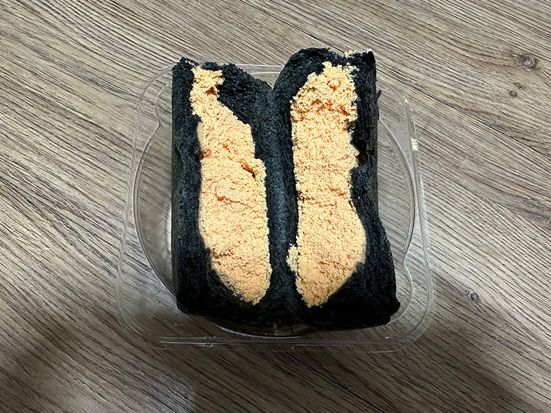 체다치즈가 듬뿍 들어간 황치즈생크림빵