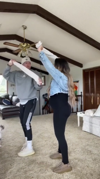 홍김동전 수건풀기