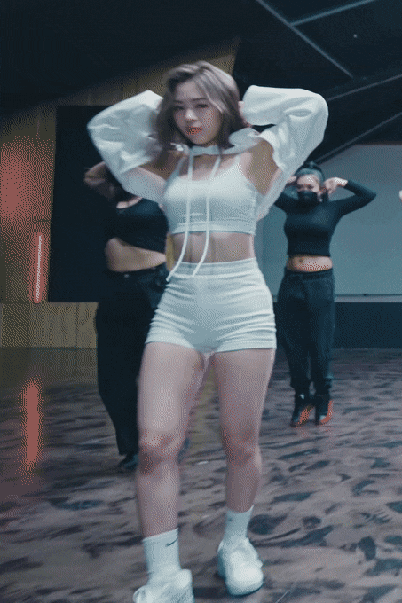 류진 ITZY 잇지 나이 프로필 키 인스타 화보 본명 과거 레전드 단발 실물 안다르 레깅스