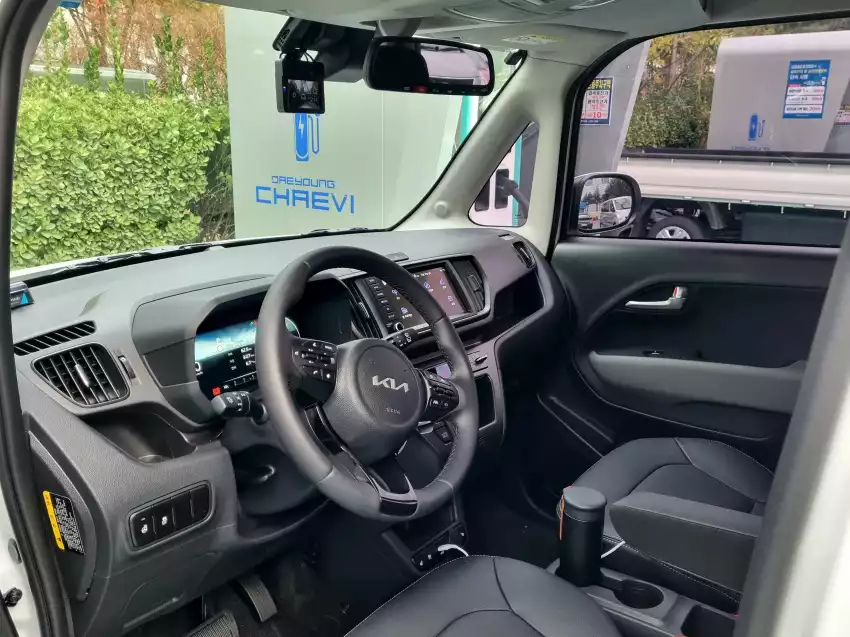 반납 20분 전 쏘카존에서 두 번째로 가까운 충전소에 도착했습니다.