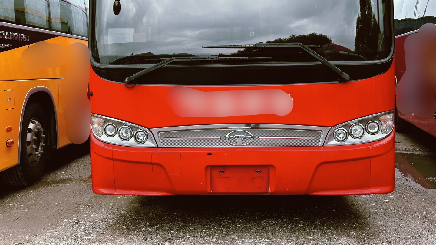 번호판 떼인 버스