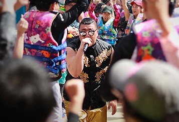 제주 들불축제, 프로그램 및 공연 라인업, 50만 제주 시민 모두가 함께 만들고 참여하는 시민화합 축제로 알려져 있습니다. 하지만 누구나 무료로 이용할 수 있는 관광명소 새별오름에서 축제를 진행합니다. 횃불대행진, 화산쇼, 오름불놓기까지 다양하게 관람하실 수 있습니다. 정보를 참고해주세요.