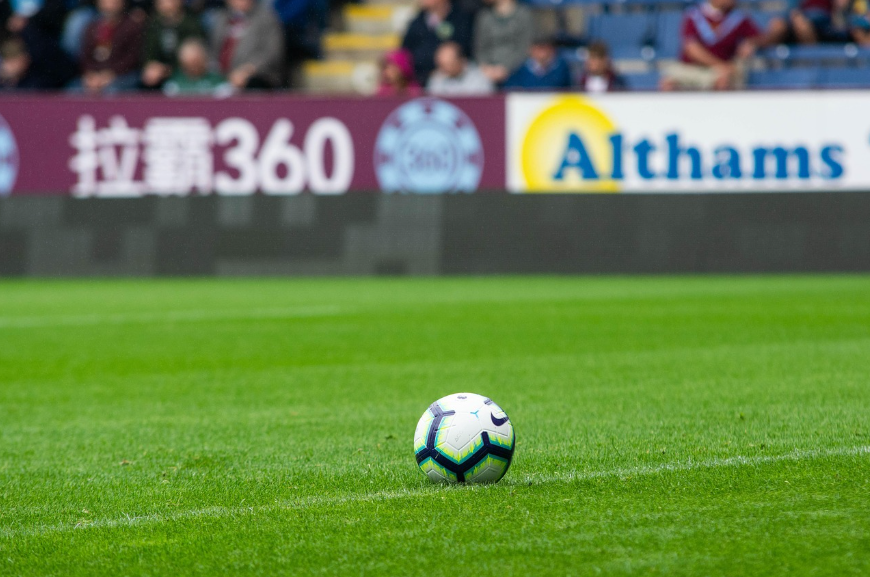 EPL을 오래 볼수록 &lsquo;강팀 vs 약팀&rsquo; 구도가 단순하지 않게 느껴지는 이유