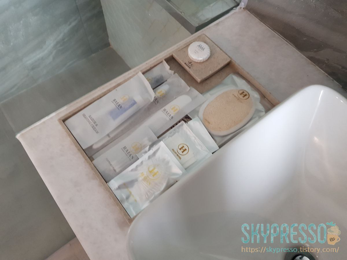 다낭 하이안 비치호텔 Partial Seaview