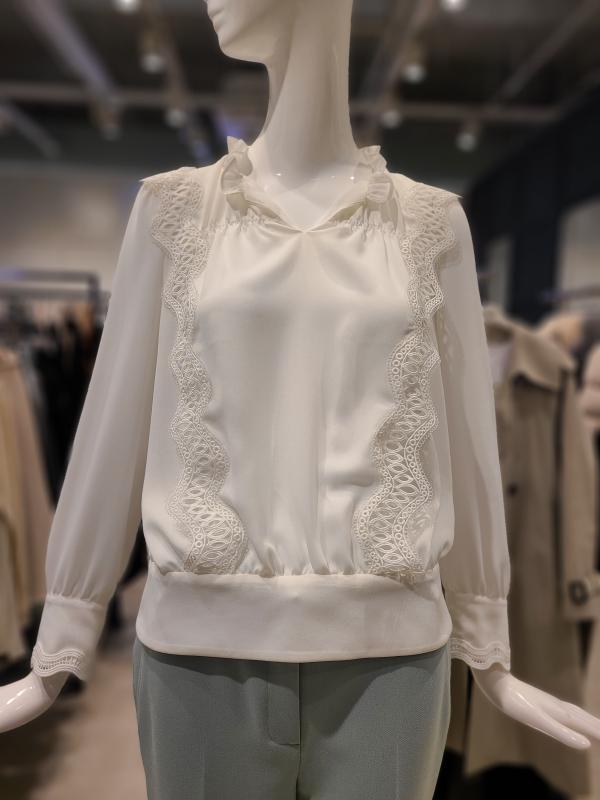 ZOOC 두줄 자수 펀칭 블라우스 V212PSC937