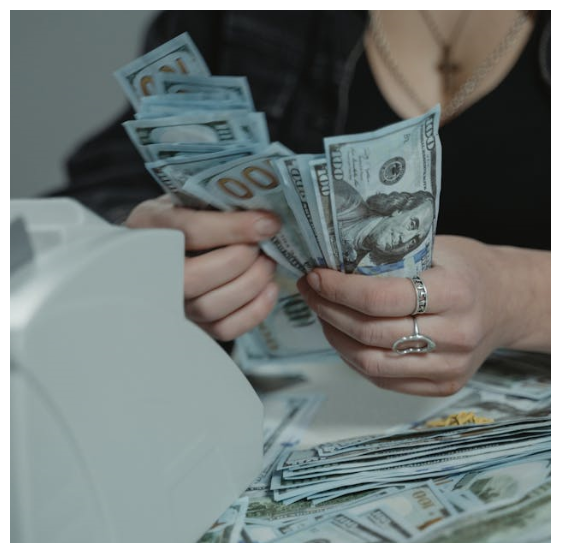 경기침체 저성장 시대, 서민금융진흥원 상품들 알아보세요 ! 햇살론부터 소액생계비대출까지, 지금 바로 신청하세요 ! - 많은 달러를 헤아리는 손