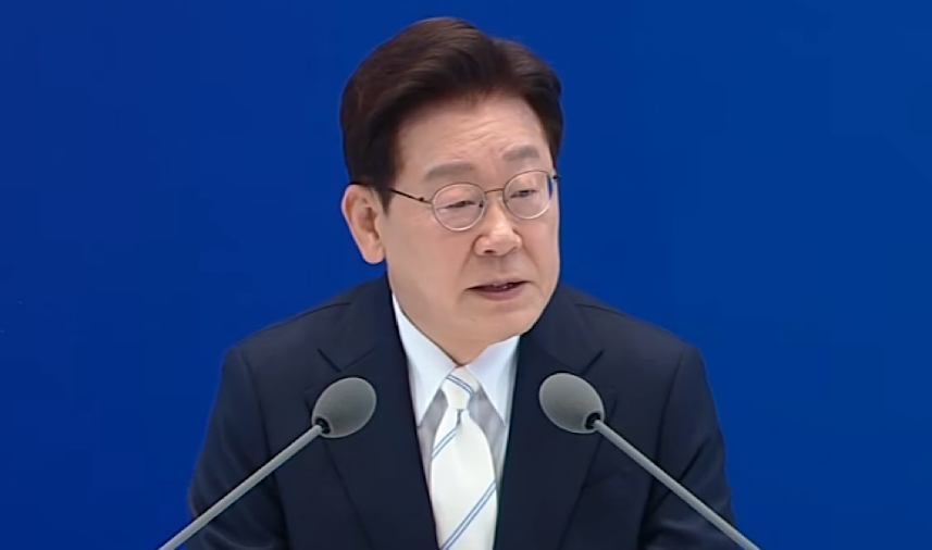 이 대통령 초격차 산업강국: 취임 1주년 기자회견 경제 비전 발표! AI 반도체 및 국민성장펀드 대규모 투자 프로젝트 분석