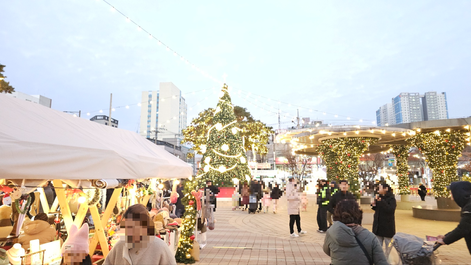 오산시의 미리 메리 크리스마스 '오! 해피 산타 마켓'-In Osan: Oh! Happy Santa Market