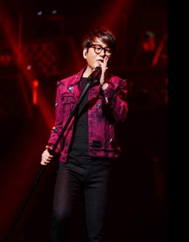 발라드 가수 신승훈 관련 사진