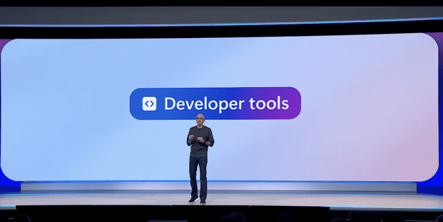 사티아 나델라 마이크로소프트 최고경영자(CEO)가 기조연설을 하고 있다.