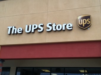 UPS STORE의 사진