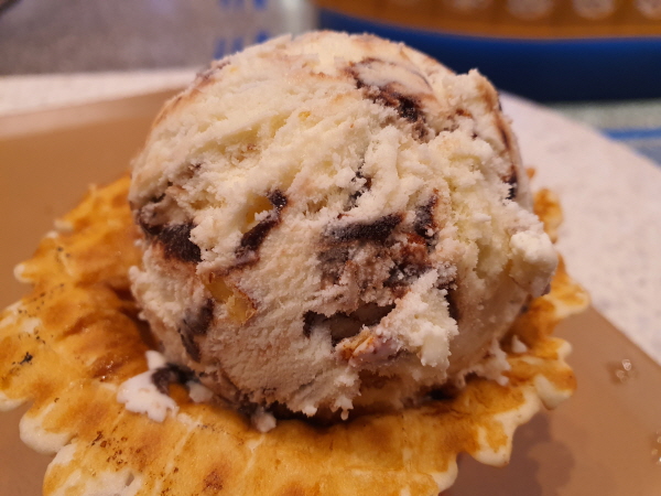 베스킨라빈스31 바닐라 아몬드 훠지