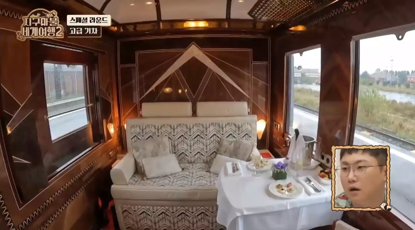 기차 내부 스위트룸 객실