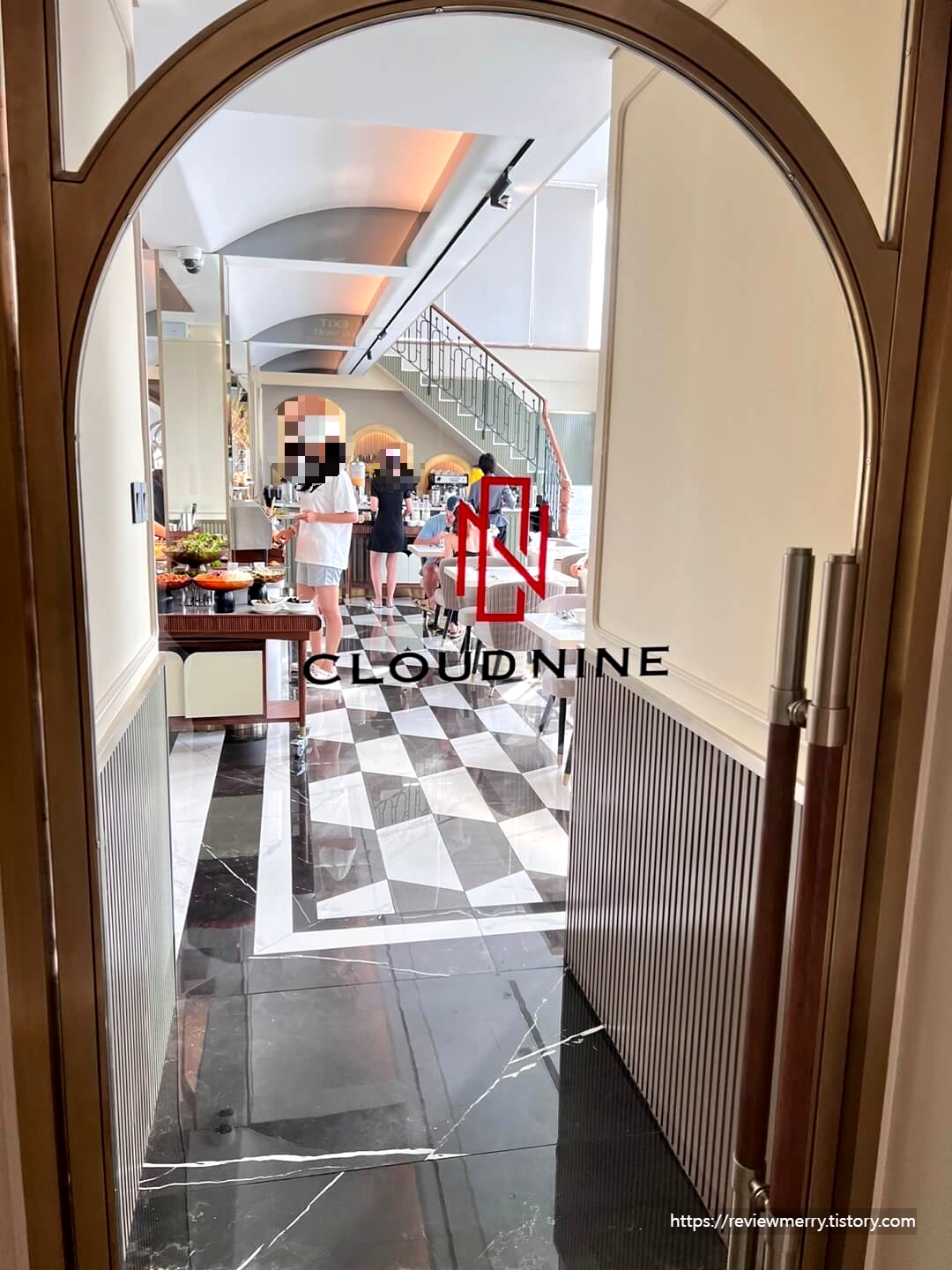 조식 식당 입구