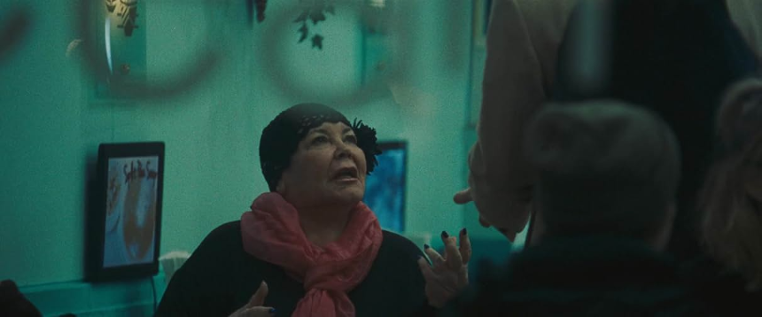 영화 '아노라' (Anora) 리뷰 - 강렬한 스토리와 현실적인 로맨스!