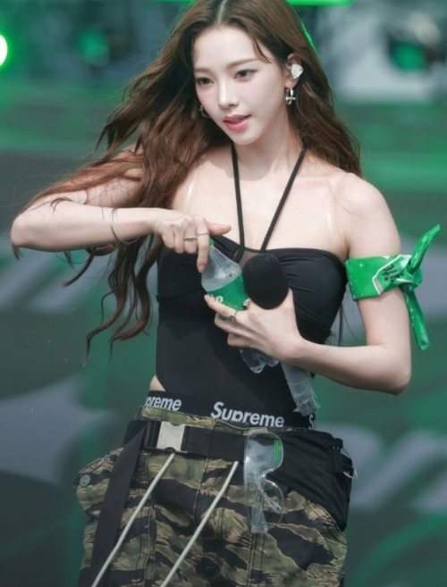 에스파 카리나, 눈물 찡한 고백! "엄마는 강인, 아빠는 다정... 이런 부모님 또 없습니다"