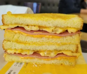 이삭토스트 메뉴 가격 소스 칼로리 추천 햄치즈_15