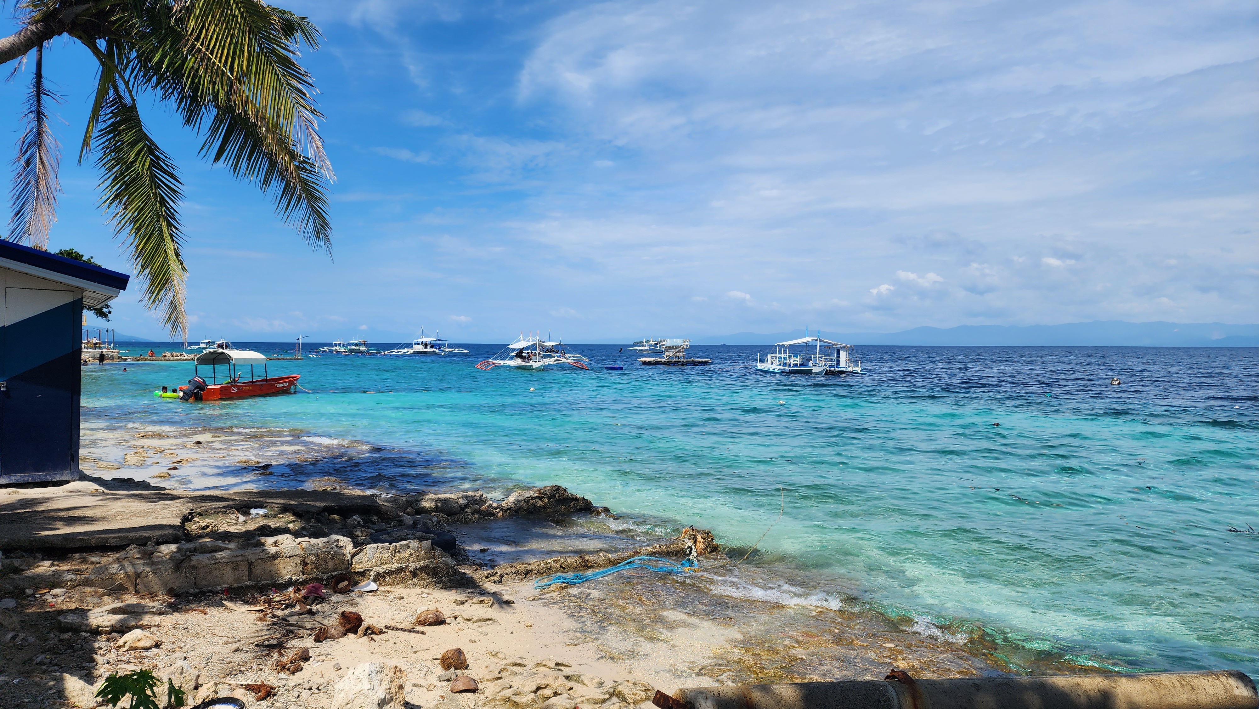 모알보알 바다색