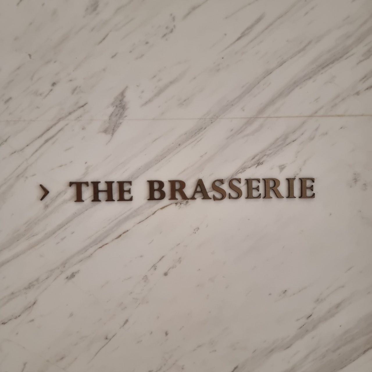 월도프 아스토리아 방콕 호텔 조식 레스토랑 브레써리