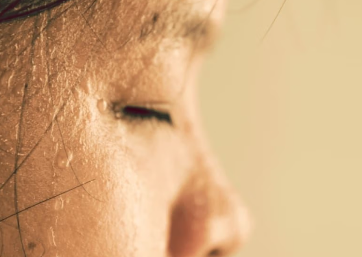 머리에서 땀이 많이 나는 이유