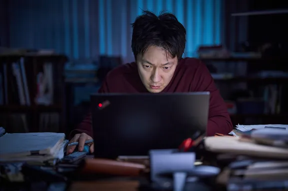 자신이 쓴 기사가 오보가 된 임상진(손석구)