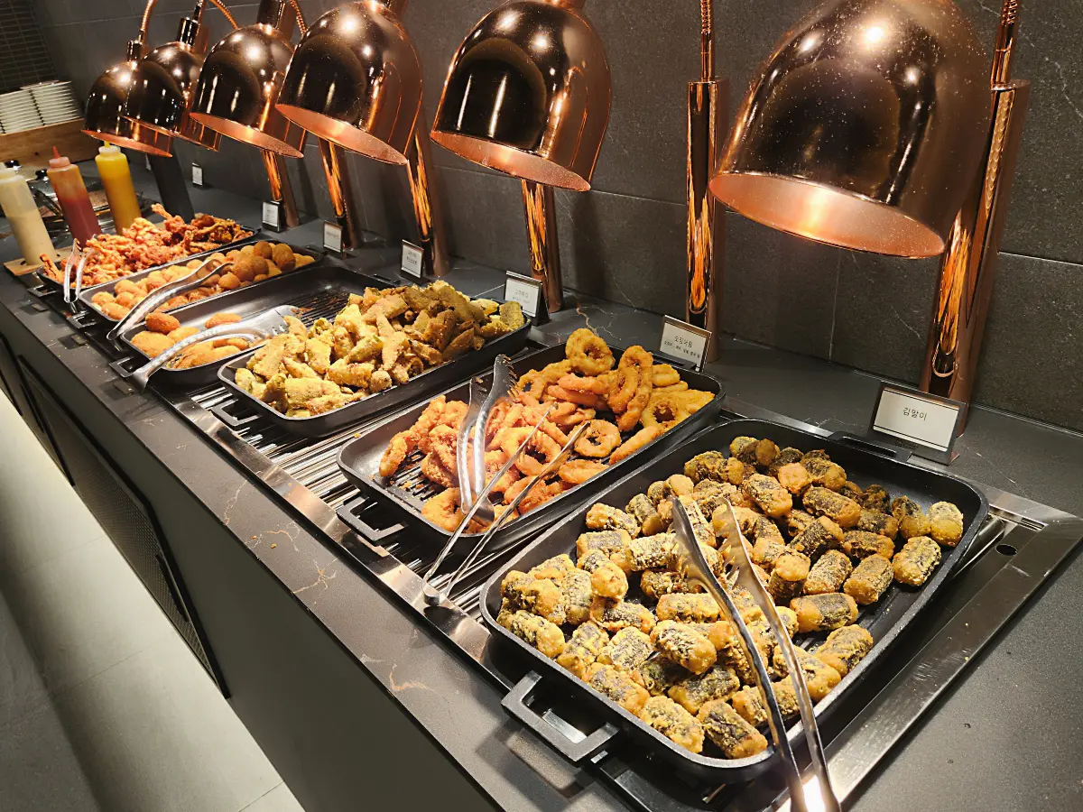 마곡-맛집-고메스퀘어-발산점-분식-김말이-오징어튀김-새우튀김-다양한-튀김종류