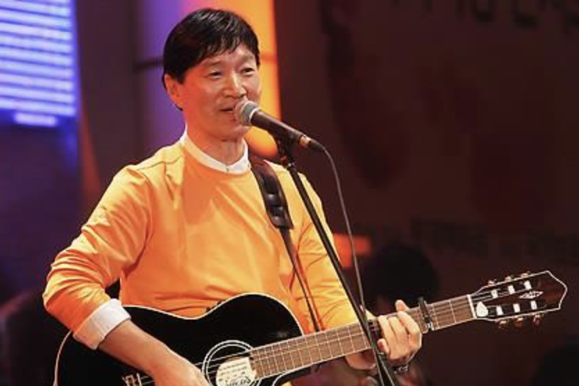 김세환 통기타 무대