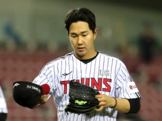 유영찬 부상 소식 LG트윈스 악재 염경엽 감독 비상